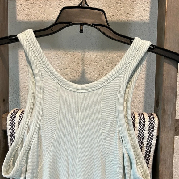 Lululemon women’s ribbed crew neck tank top size small - Picture 5 of 6